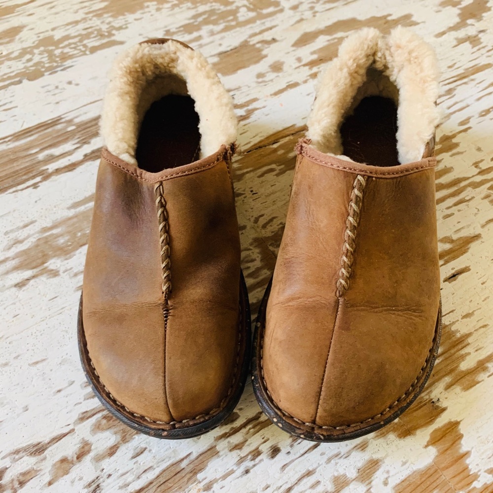 UGG Australia 5747 Bettey Shearling Line clogs